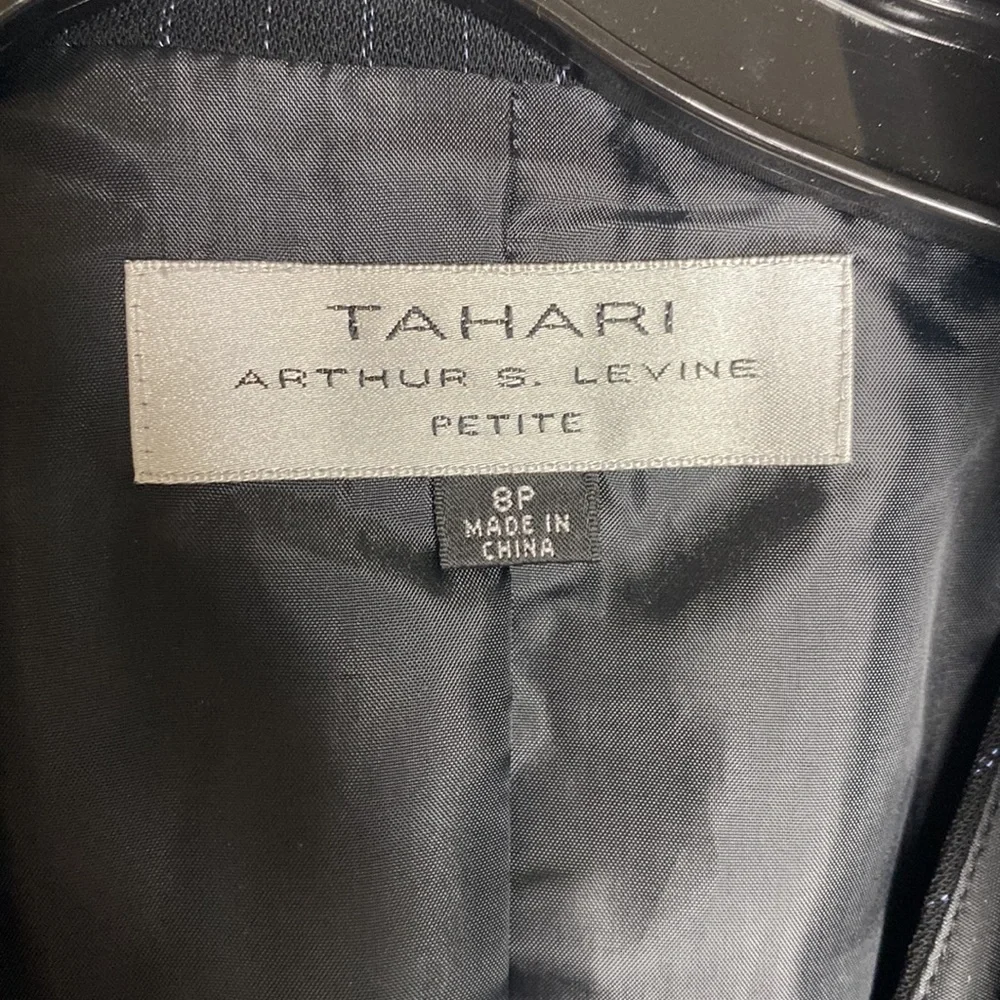 Tahari Arthur S. Levine Size 8 Petite 2pc Blazer Jacket and Tank Top